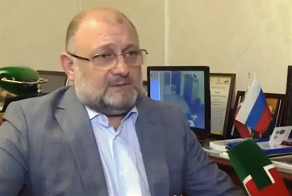 Министр чечни джамбулат умаров жена. Джамбулат умаров. Джамбулат умаров. Вице-премьер чечни джамбулат умаров. Повесть джамбулата умарова абрек.