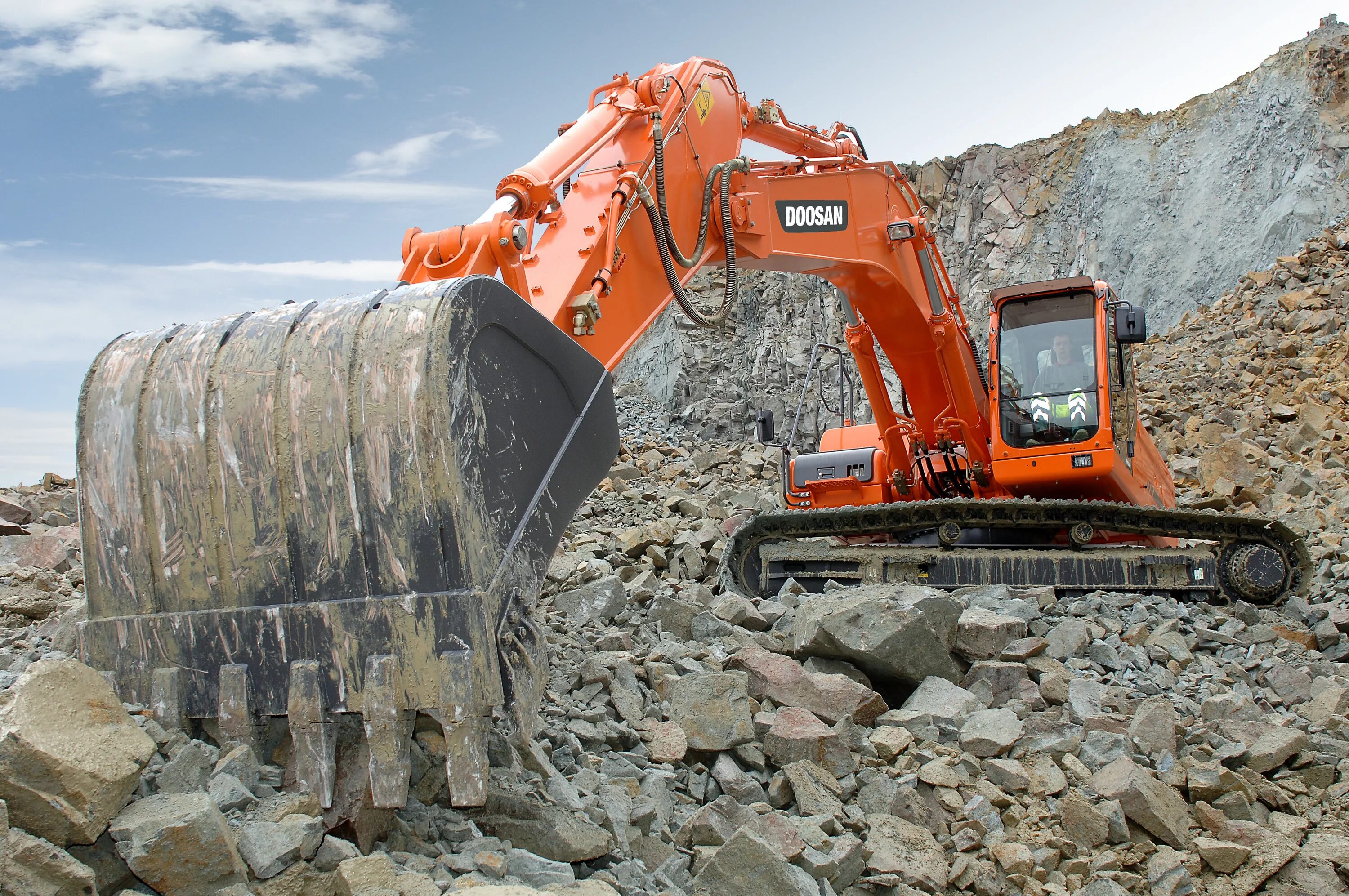 Гусеничный экскаватор jcb 330. Hitachi ex3600e-6. Капуки кануки экскаватор. Komatsu pc210. Гусеничный экскаватор liebherr r914c hd-sl.