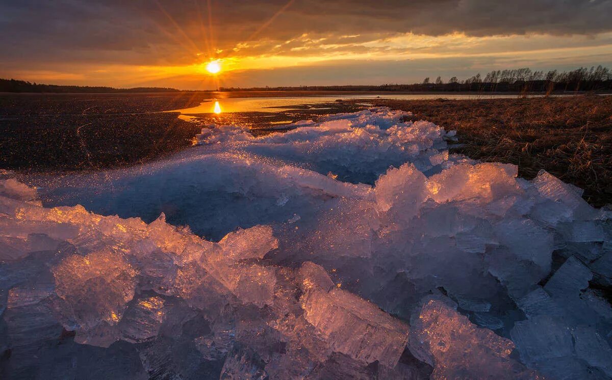 Картинки последний лед на рыбалке. Байкал май. Весенний закат и лед. Водохранилища кольского полуострова. Последний лёд улов.