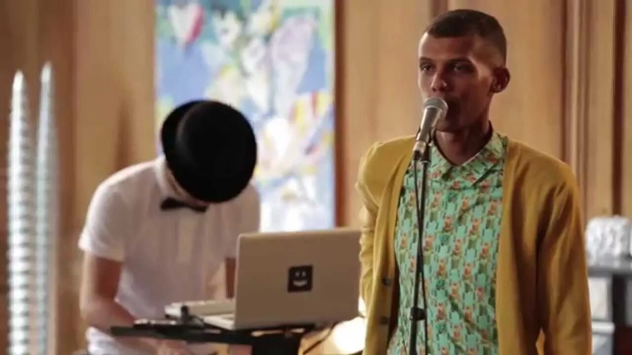 Папауте стромае. Стромае уте папа уте. Французский певец папа уте. Stromae уте папа уте. Папа уте стромай