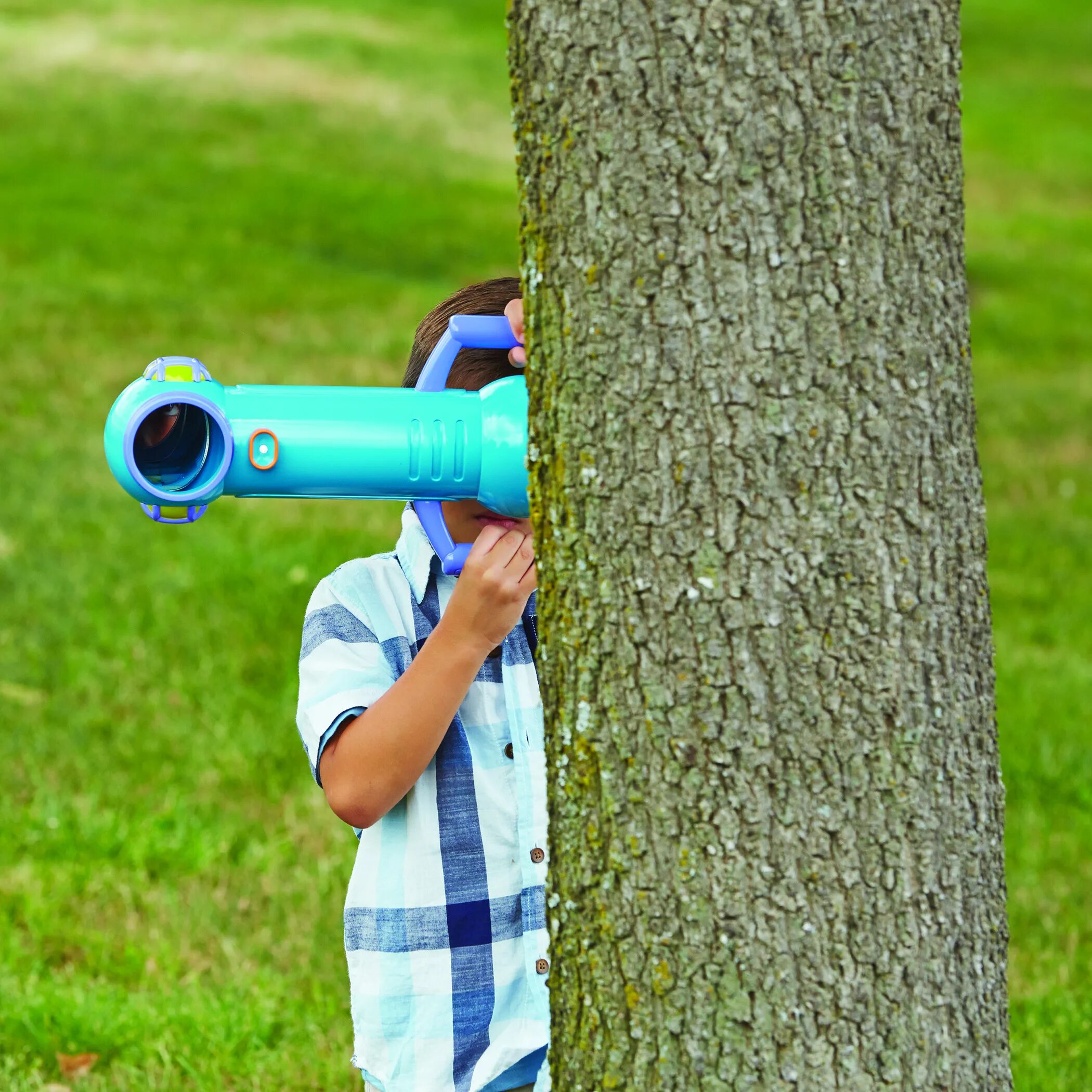 Девочка маленькая на пикнике. Настольная игра djeco наблюдение. Детский набор для наблюдения. Наблюдение игрушки. Djeco little observation.