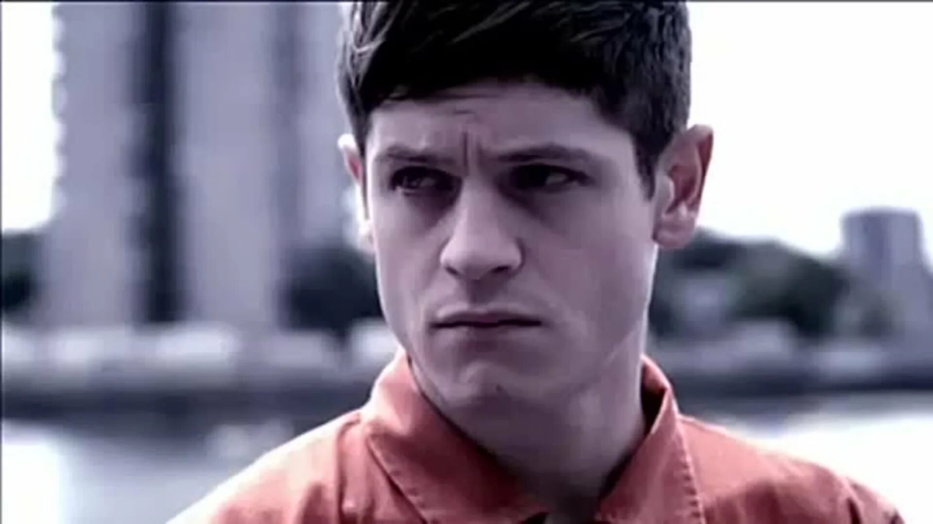 Саймон беллами отбросы. Саймон отбросы. Саймон беллами. Саймон беллами. Iwan rheon misfits.