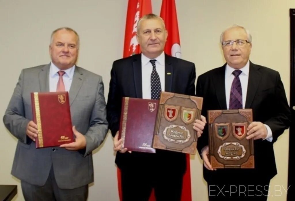 Жодинский исполком. Жодинский исполнительный комитет. Голосуем единогласно. Укс жодинский горисполком. Жодинский исполком.