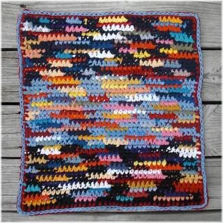 Коврик из футболок крючком