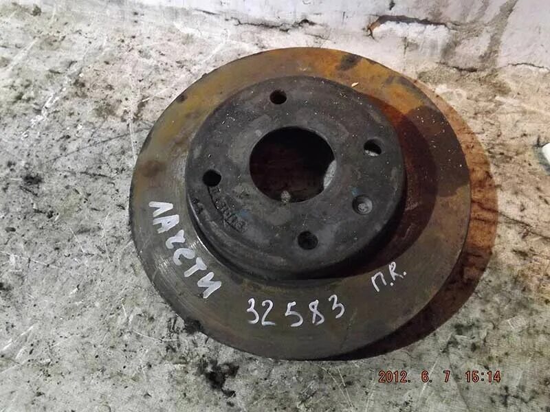 Тормозные диски шевроле лачетти. 4 седан. Задний тормозной диск шевроле лачетти. Артикул тормозных дисков лачетти. Тормозной диск шевроле лачетти передний.