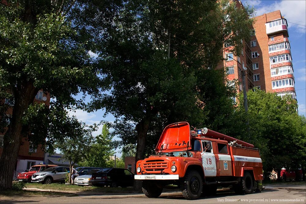Мотоцикл урал на памятник. Вятские поляны кировская область. Вятские поляны кировская область. Автомобиль вятские поляны. Вятские поляны машина татарин.