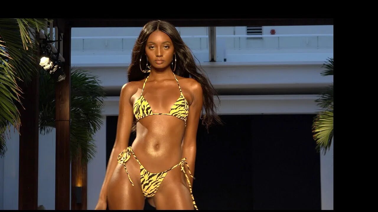 Модель vibes. Tiana Parker показ мод. Tiana Parker Swim week 2020. Tiana Parker 2022.