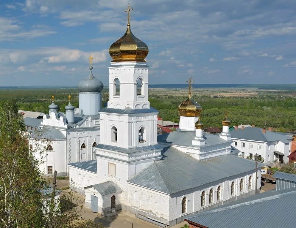 Алатырь николаевский монастырь. Алатырский киево-николаевский новодевичий монастырь. Киево николаевский монастырь алатырь. Новодевичий монастырь алатырь. Николаевский женский монастырь алатырь.