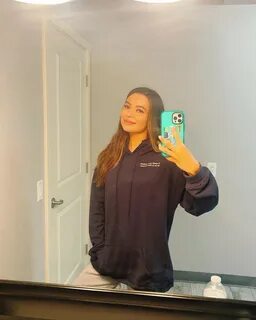 Hottest Miranda Cosgrove Selfie From Her iCloud.