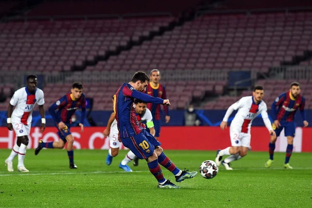 Paris saint germain fc barcelona match. Месси ПСЖ Барселона. Барселона ПСЖ 6 1. Месси пенальти ПСЖ. Барселона лига чемпионов 2021.