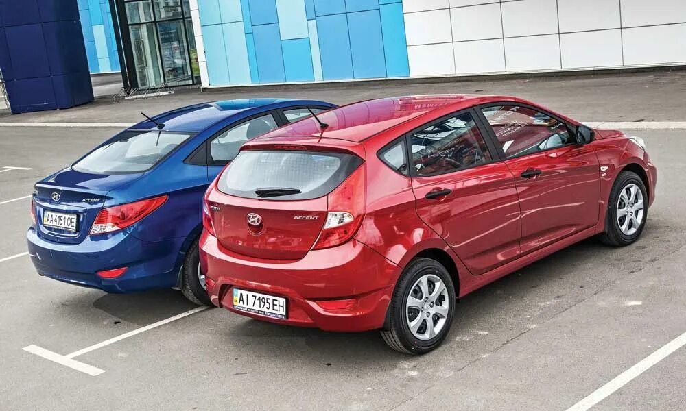 Hyundai solaris объем. Hyundai solaris 2012 хэтчбек седан. hyundai solaris седанхэтчбек 2014. hyundai solaris хэтчбек и седан. hyundai solaris i хэтчбек.