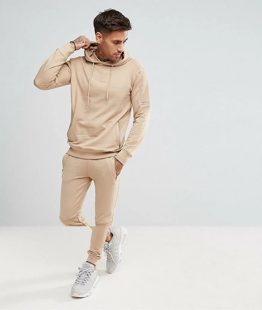 Трико kappa бежевые. Бежевый костюм адидас. Спортивный костюм adidas (a424). Штаны адидас бежевые. Брюки adidas originals.