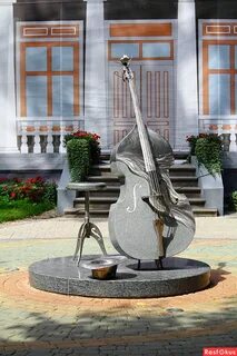 Памятники музыкантам