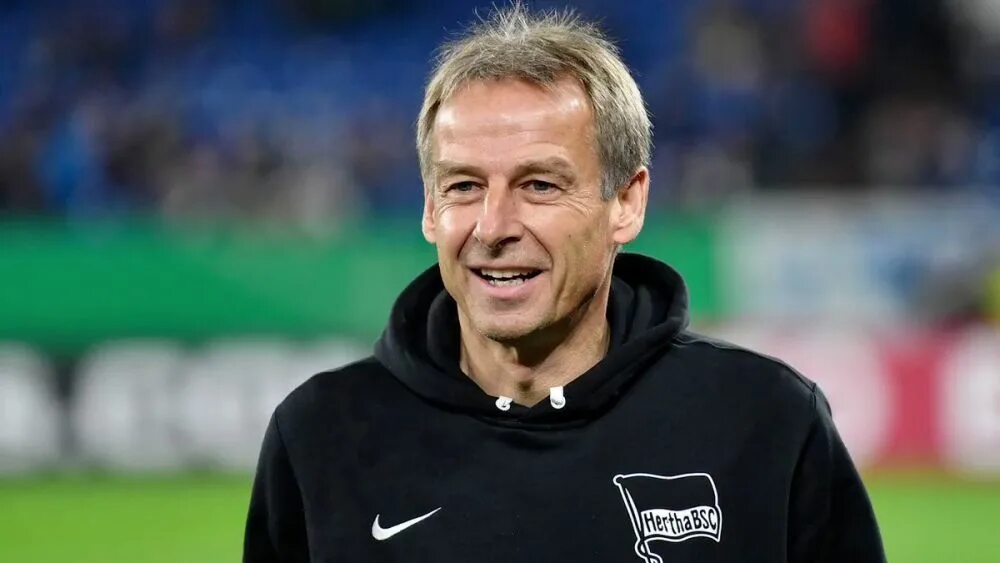 Юрген клинсманн немецкий футболист. Йорген клинсманн. Юрген клинсманн футболист. Клинсманн футболист. Йорген клинсманн.