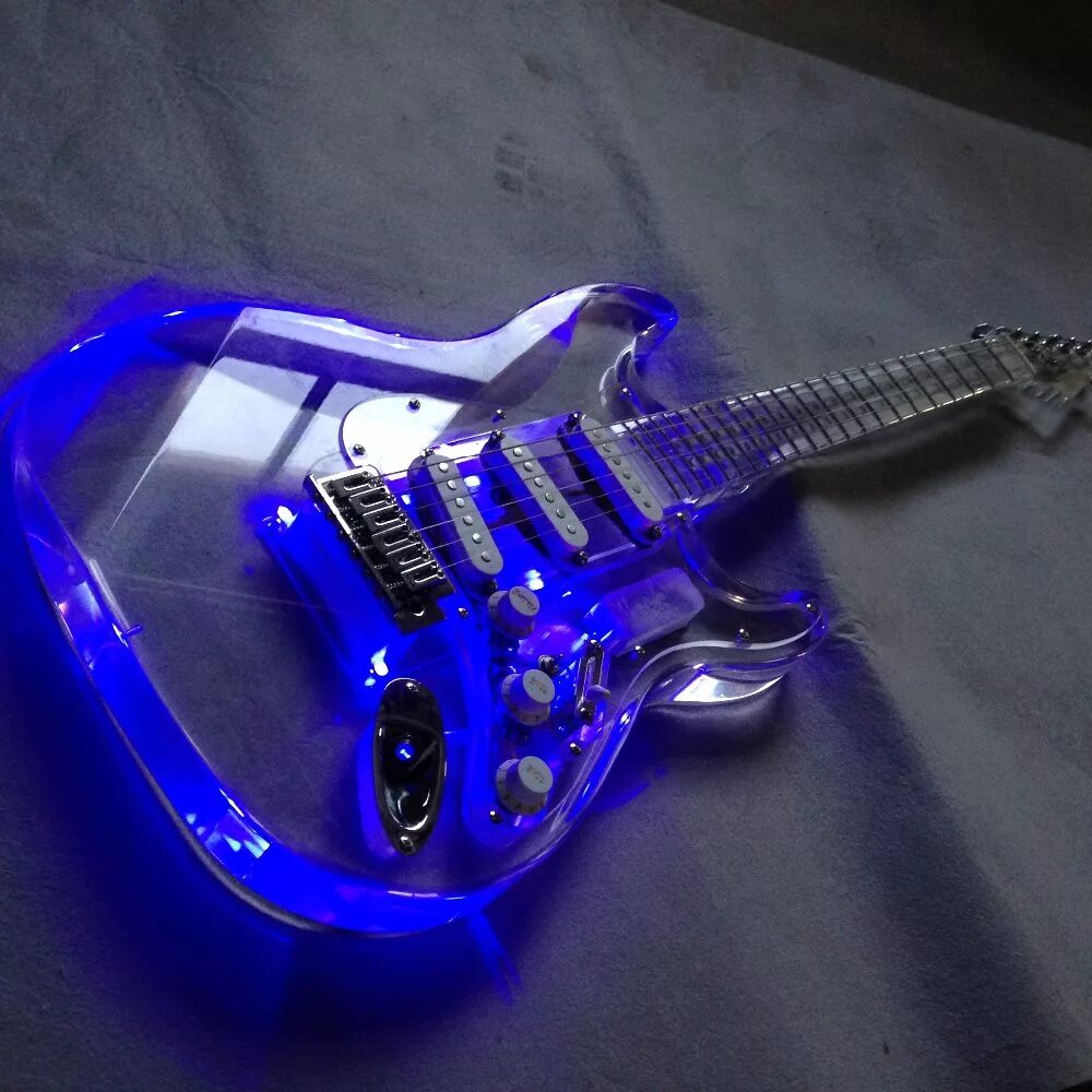 Starshine SR-MST-203 St Full Acrylic led Light Electric Guitar фиолетовая. Starshine SR-MST-203 St Full Acrylic led Light Electric Guitar. Электронная гитара. Электрогитара.