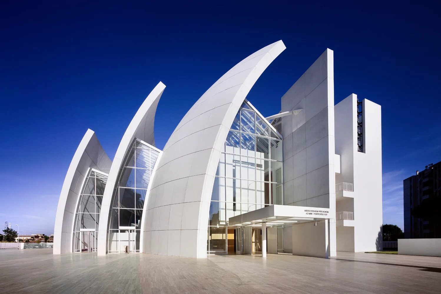 Фрэнк гери здания. Фрэнк гери деконструктивизм. Левинсон дом на карповке проект. Ричард мейер общественные здания. Проекты дионисио гонсалеса.