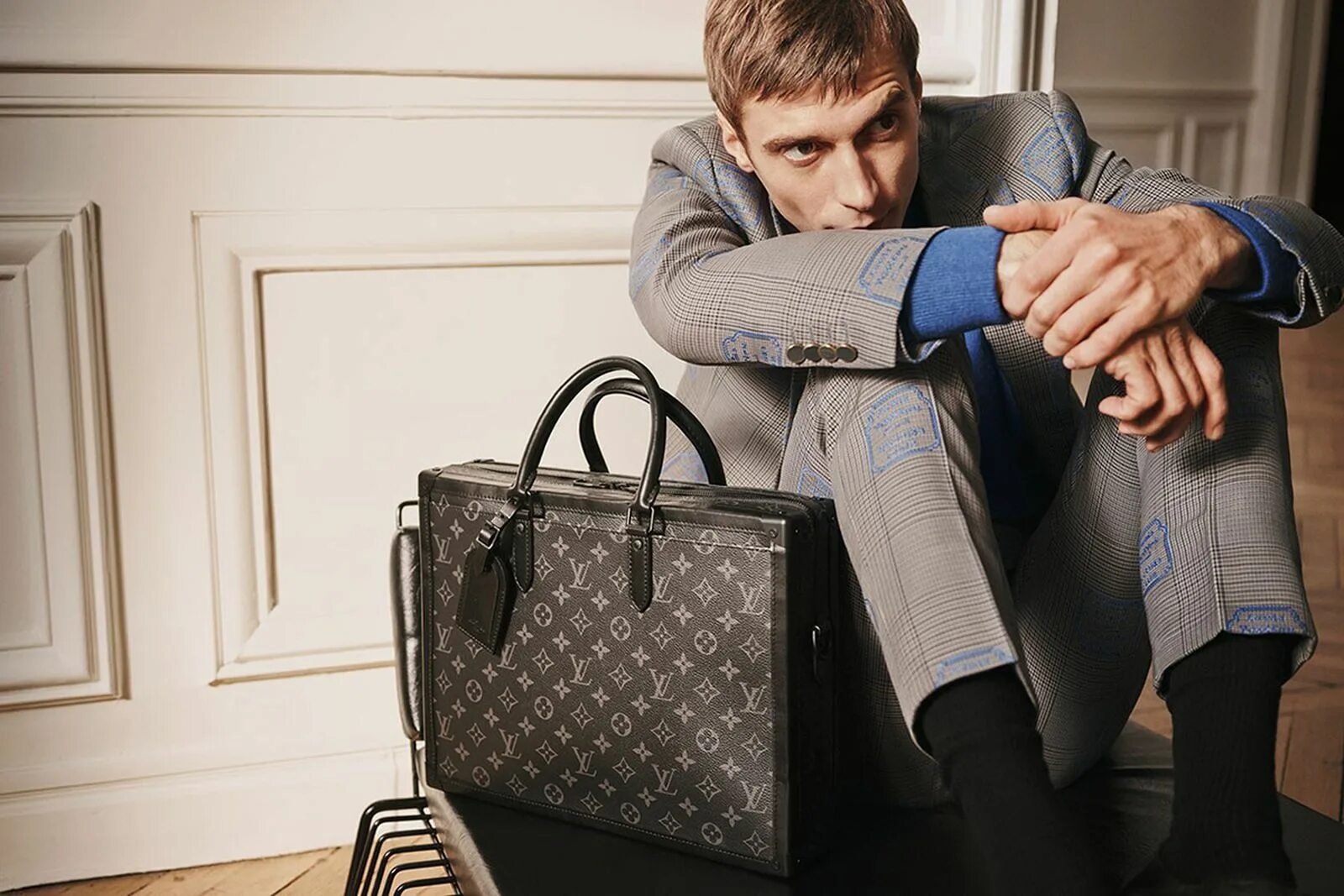 Мужской луи. Louis Vuitton men collection. Louis Vuitton Bag men. Луи Виттон 2021. Louis Vuitton man.