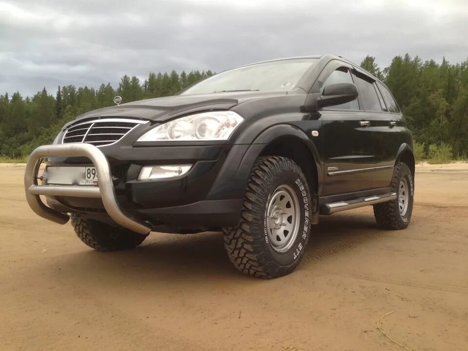 SSANGYONG Kyron оффроуд. Диски на SSANGYONG Kyron r16. Колеса на саньенг Кайрон 265/75 r16. Dotz Dakar 7x16 Кайрон. Колесные диски кайрон