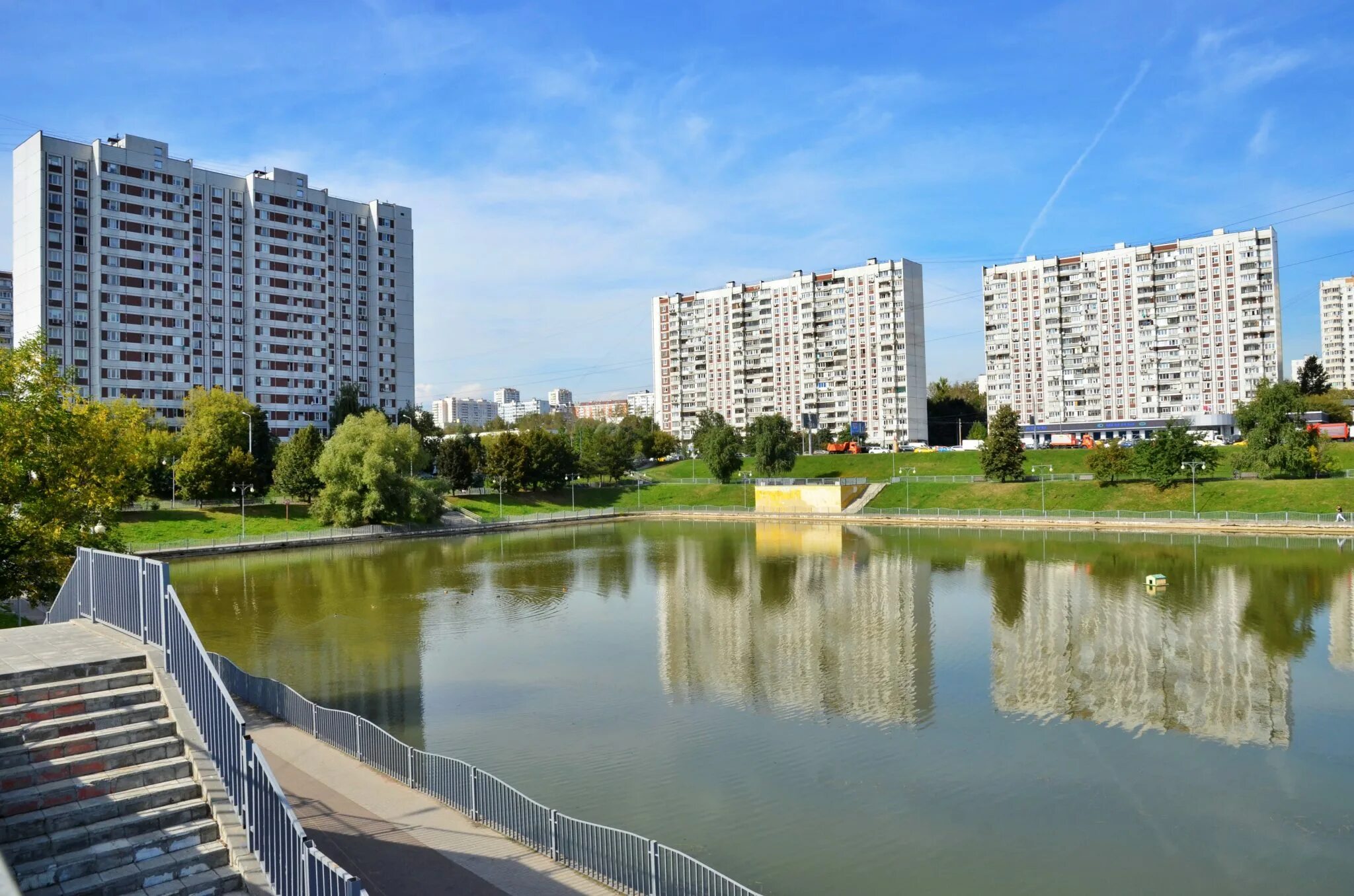 Чертаново центральное район Москвы. Чертаново центральное микрорайоны. Район Чертаново Южное. Центральное Чертаново водоемы.