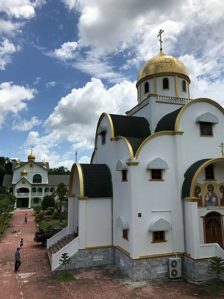 храм живоначальной троицы, о. троицкая церковь (пхукет). христианский храм на пхукете. пхукет (таиланд). храм живоначальной троицы, о.