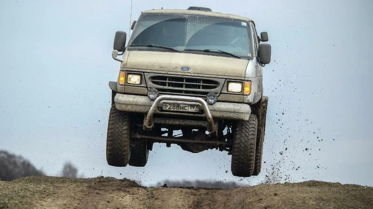 Дешевый полный привод. Форд Эконолайн 4х4. Ford Econoline 4wd. Toyota Dyna 4wd off Road. Ford Econoline f150.