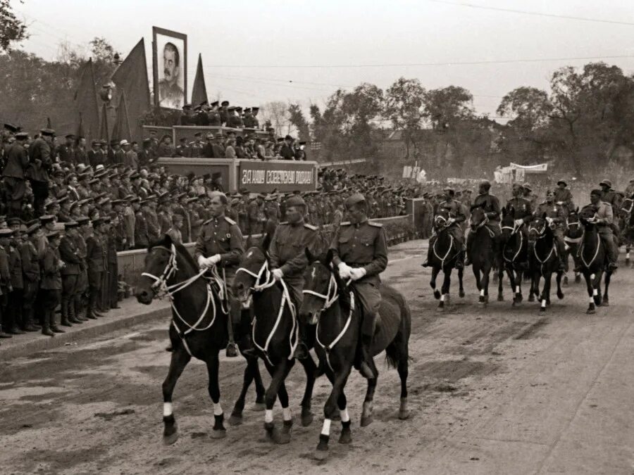 16 сентября 1945 парад в харбине. Харбин парад Победы 1945. Парад в Харбине 1945г. Парад Победы в Харбине. Парад Победы - 1945 - над Японией.