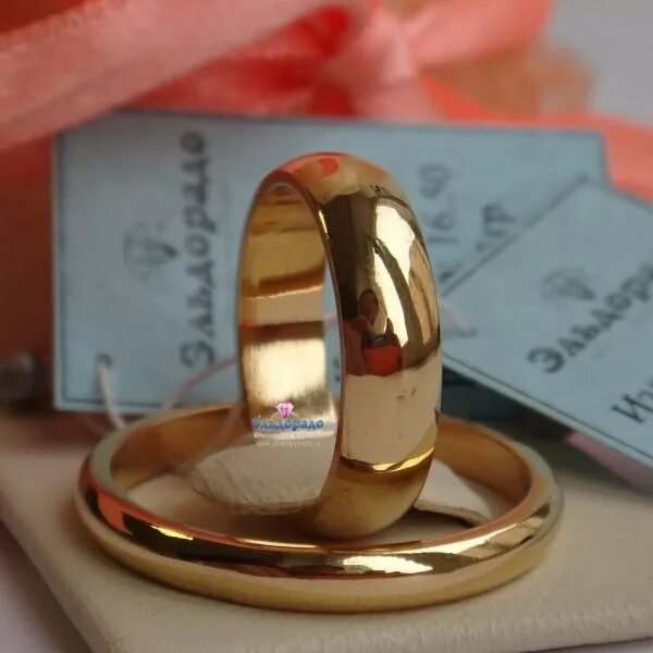 Красное золото отличие. Кольца розовое золото обручальные 585 пробы золота. Обручальные кольца 585. Обручальное кольцо из красного золота 585 пробы. Червонное кольцо обручальное.