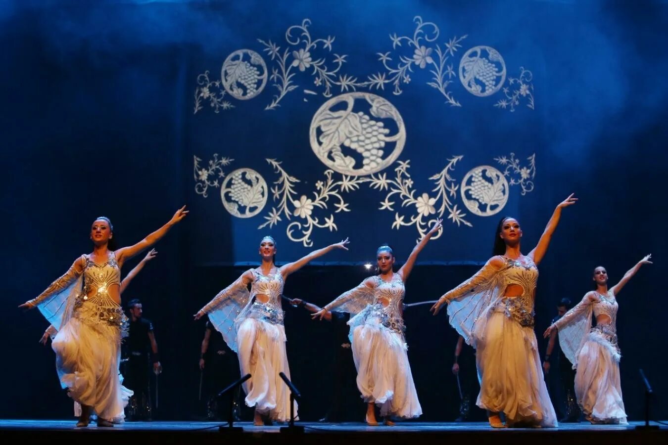 Show турецкий. Восточное шоу турция. Show турецкий. Шоу турецкая ночь. Ибо шоу турция.