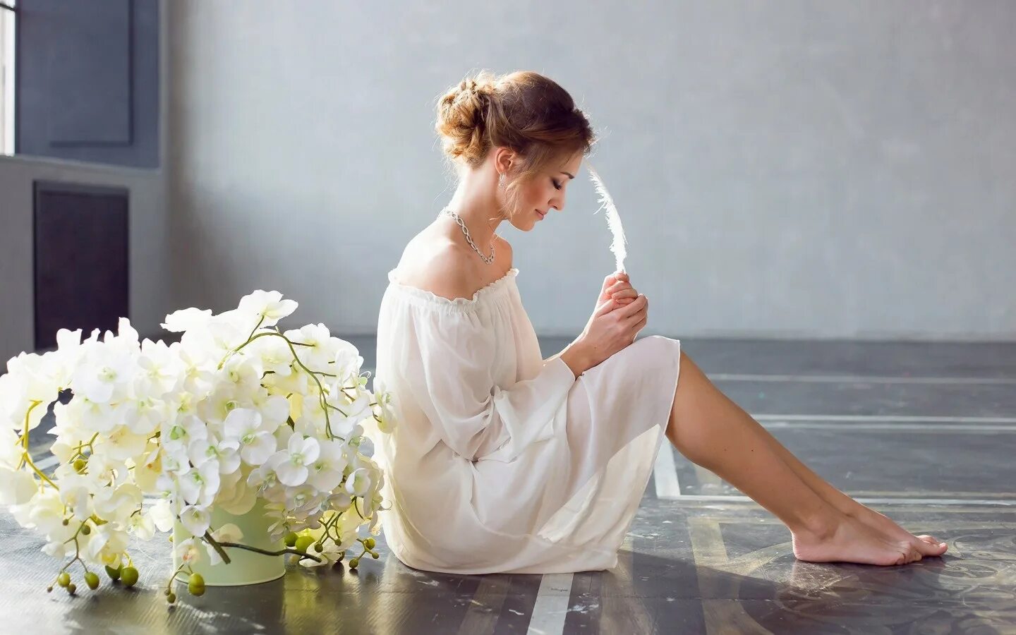 Утро в пастельных тонах. Светлый фон для презентации. Фотосессия в светлых тонах. Картинки минимализм. Белое на белом.