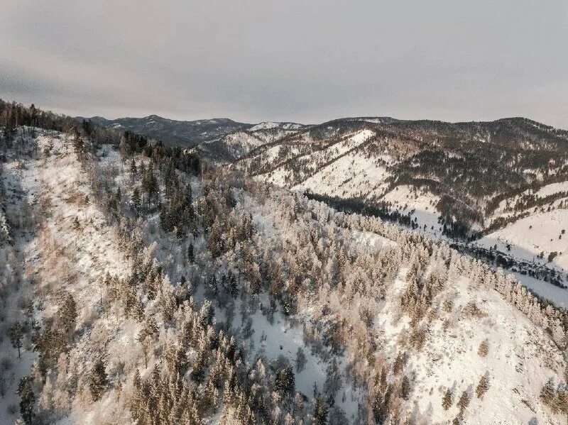 Первый снег в хакасии. Снежная хакасия. Озеро маранкуль хакасия. Сибирские саяны зимой. Зимняя хакасия.