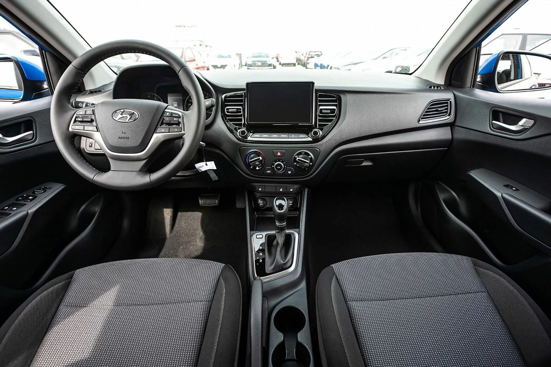 Кроссовера solaris hc. Hyundai solaris 2025. hyundai solaris 2025 комплектации comfort. hyundai solaris 2025 comfort. хендай солярис 2025 1.6 автомат.