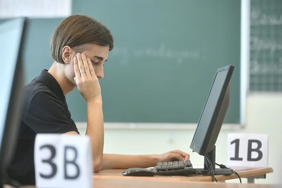 Как закончить 9 классов если ребенок плохо учится. Почему дети плохо учатся в школе. Что делать если ребёнок не хочет учиться. Трудности школьника. Экзамены в школе.