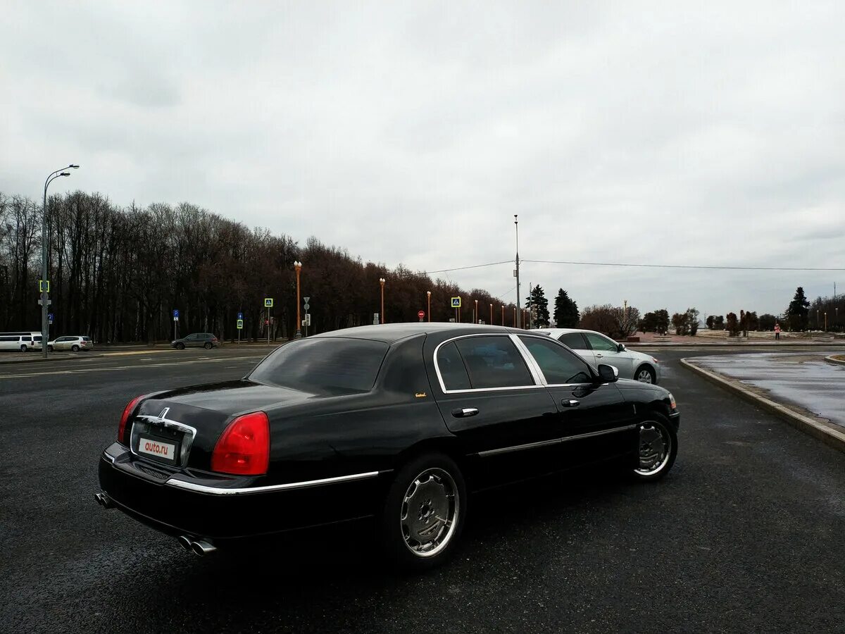 Town car 3. Lincoln Town car 2006. Lincoln Town car III. Чёрный Линкольн Таун кар 2002. Линкольн Таун кар 2001 года.