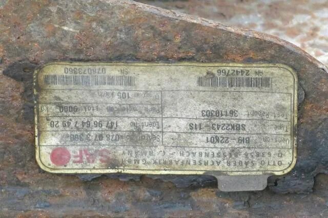 Шильдик оси bpw. Шильдик осей saf. Ось на полуприцеп saf дисковые тормоза. Ось саф 9090. Номер оси saf.