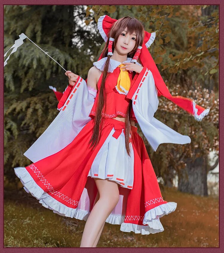 Red cosplay. Touhou Project Cosplay. Косплей с красным платьем. Косплей красный костюм.