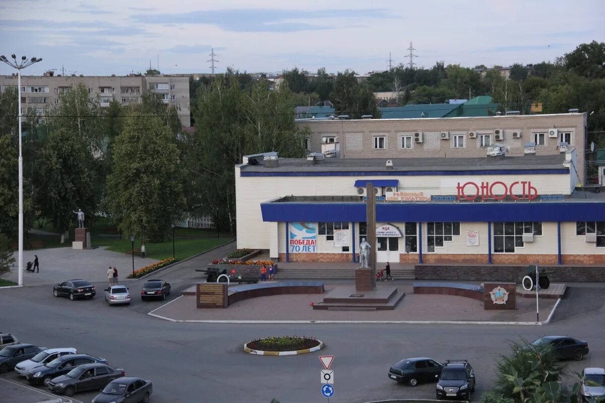 Менделеевск город. Гостиный двор менделеевск. Центр шурави менделеевск. Юность менделеевск. Менделеевск торговые центры.