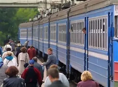 Электричка некрасовская окружная. Перегон лобня катуар. Электричка лобня. Некрасовская электричка. Электричка некрасовская окружная.