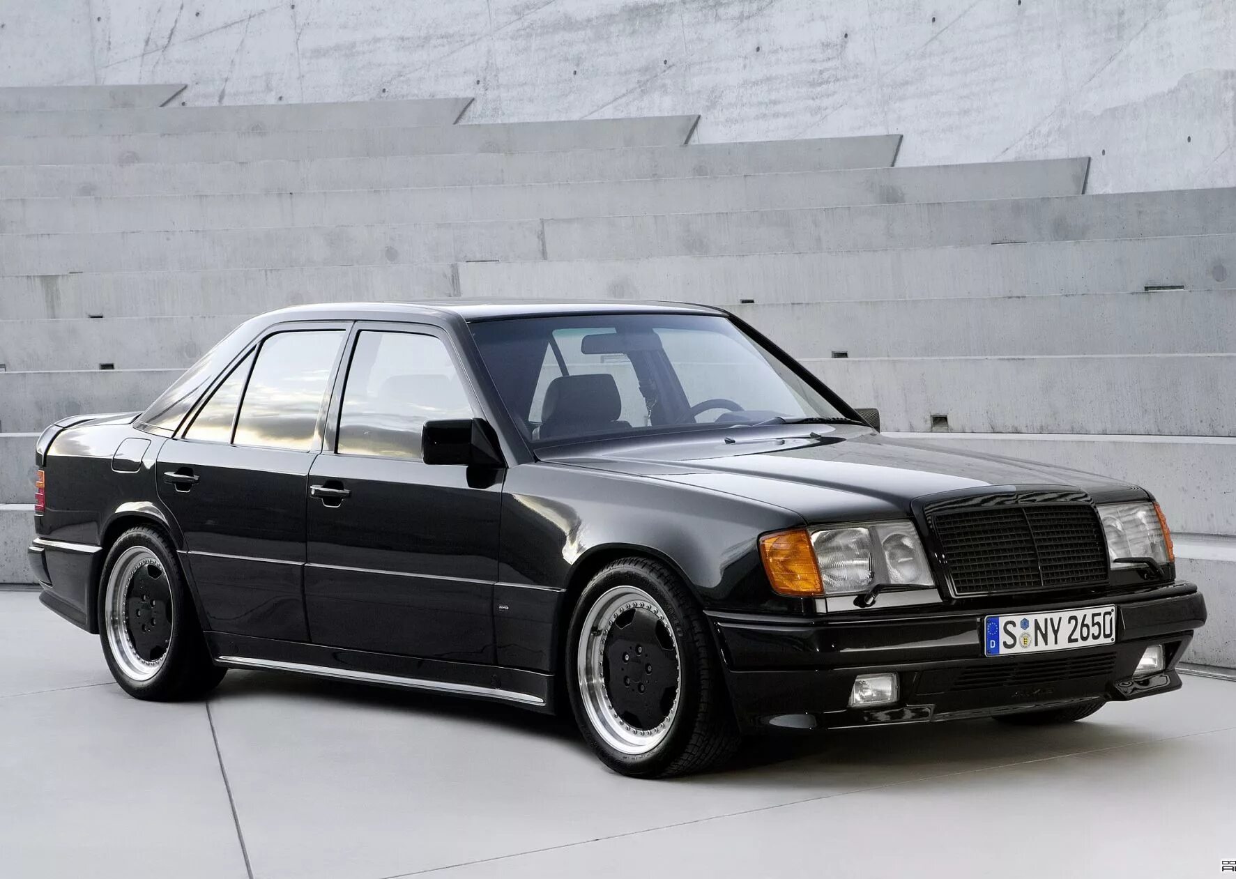 Mercedes w14. Мерседес 124 Hammer. Mercedes Benz w124 AMG. Mercedes Benz 124 Hammer. Mercedes w124 Hammer 6.0.