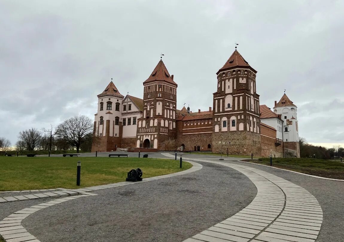 Мирский замок. Поселок мир,Мирский замок экскурсия. Мирской замок в Белоруссии. Мирский замок Беларусь внутри.