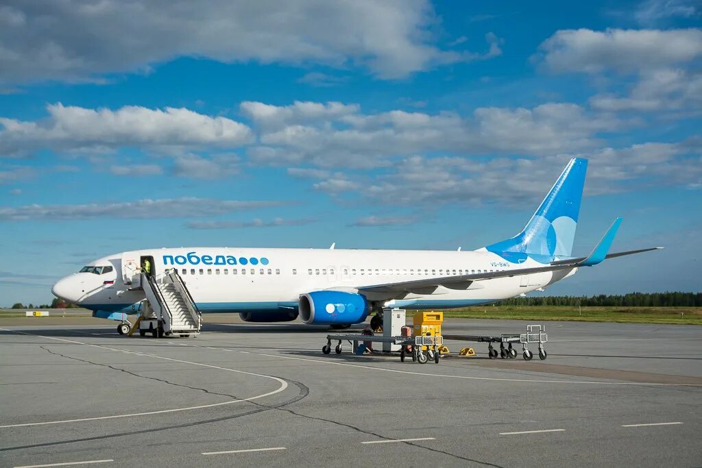 Какой самолет летает в москву. A321neo аэрофлот. Какой самолет летает в москву. Аэропорт астрахань. Самолет аэрофлот москва.