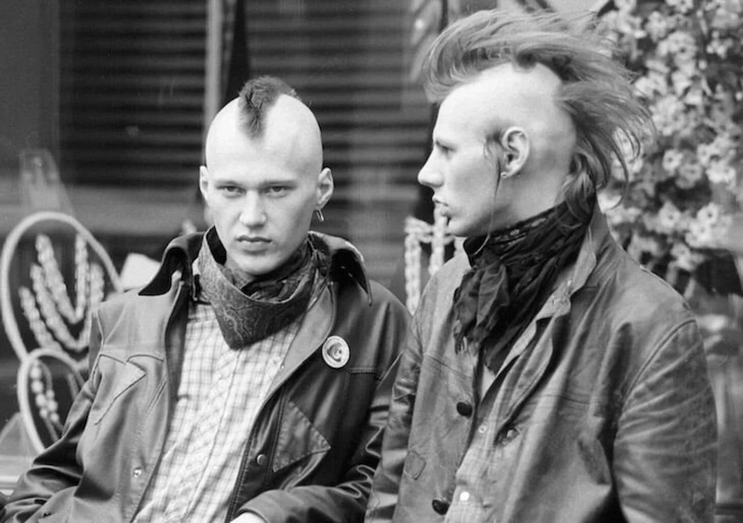 Панки 90-х. Панки в англии 70е. Готы британии 80s. Субкультура готы 80. Готы 80-х.