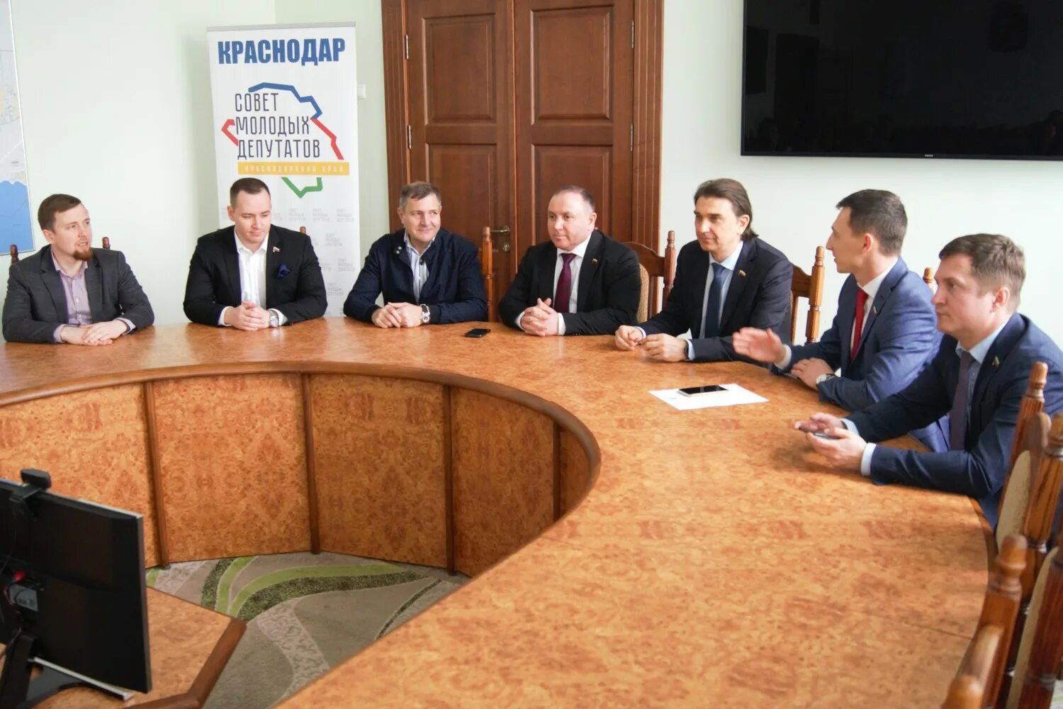 Картинки ДЕПУТАТЫ КРАСНОДАРСКОГО КРАЯ ПРИНИМАЮТ