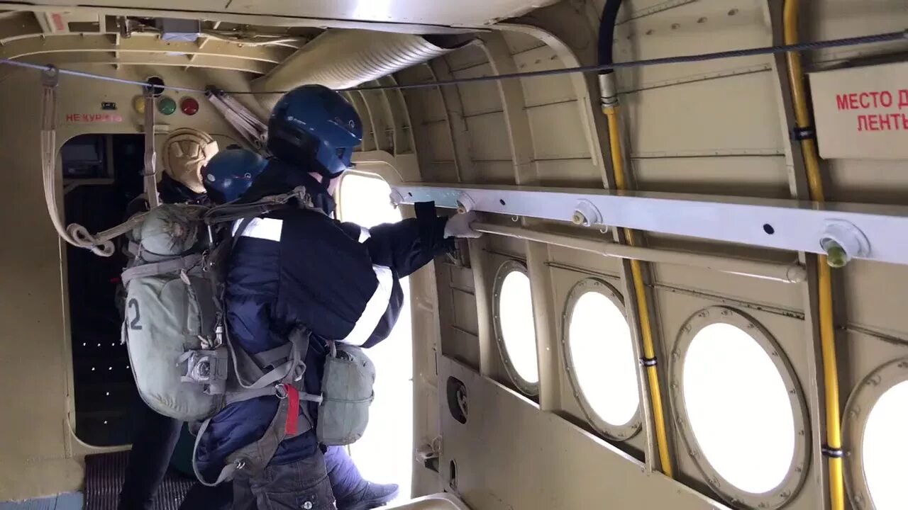 Волосово аэроклуб. Аэродром волосово прыжки с парашютом. Аэродром волосово прыжки с парашютом. Аэропорт волосово прыжки с парашютом. Орловский планерный аэроклуб.