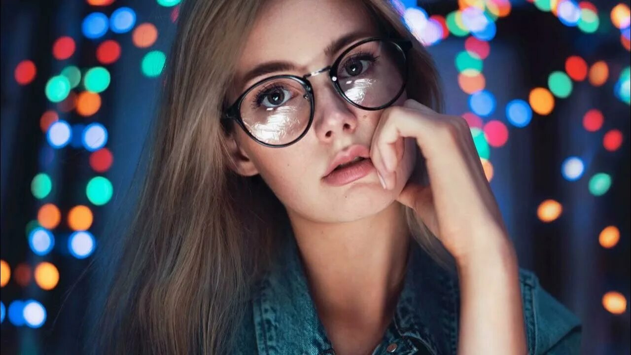 Так душно ремикс. Девушка с запрокинутой головой. Kalvados - простыни (kxsmic remix). Kalvados - простыни (kxsmic remix). Так душно ремикс.