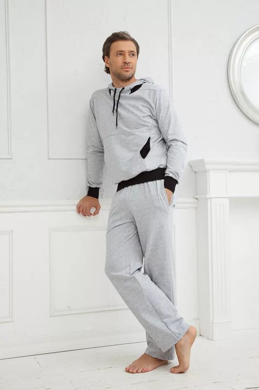 комплект домашней одежды для мужчин. мужской домашний костюм laete. мужской костюм домашний с брюками. брюки домашние мужские с футболкой. Laete костюм велюровый мужской.