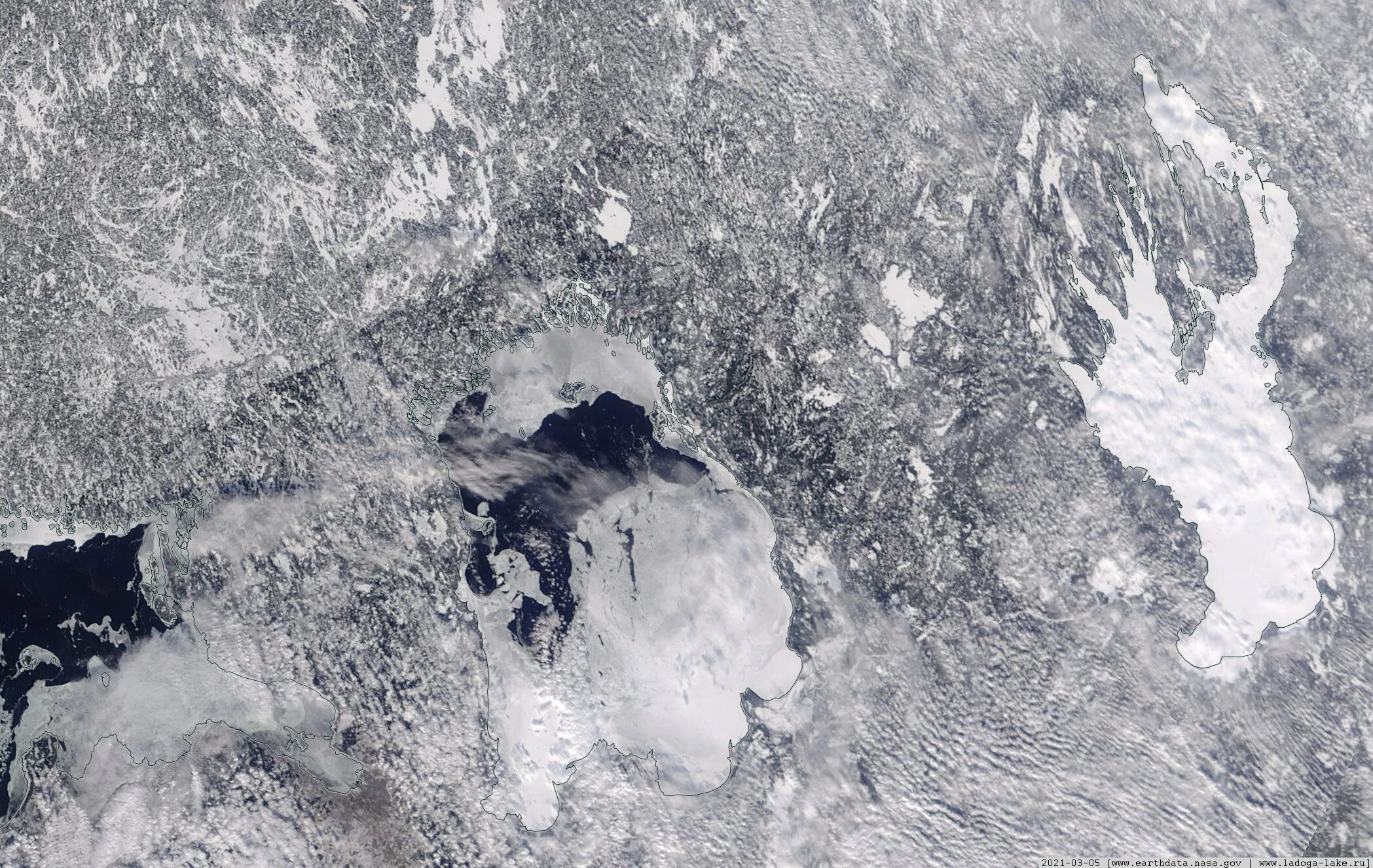 Ледовая обстановка Онежское озеро. Онежское озеро со спутника. Ледовая обстановка на Онежском озере на сегодня. Ледовая обстановка на Ладоге. Ледовая на ладоге