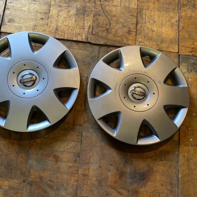 Колпаки nissan r15 оригинал. Nissan оригинальные колпаки r16. Оригинальные колпаки ниссан. Оригинальные колпаки ниссан юла. Колпак ниссан тиида r15.