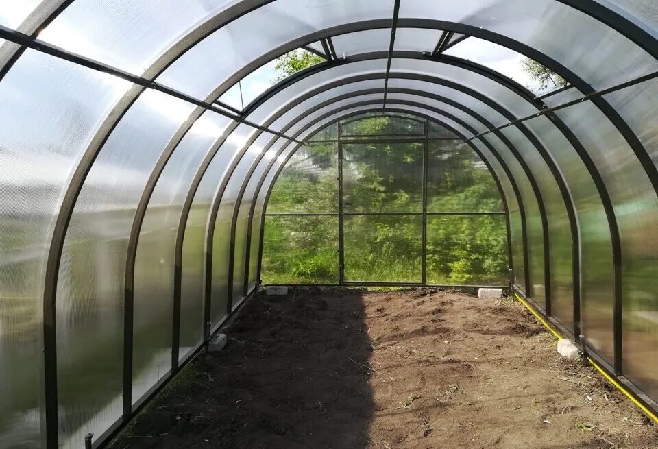 теплица 4х10. теплица эконом. теплицы из поликарбоната в рассрочку. дачная 2дум 4м. теплица дачница усиленная оптима.