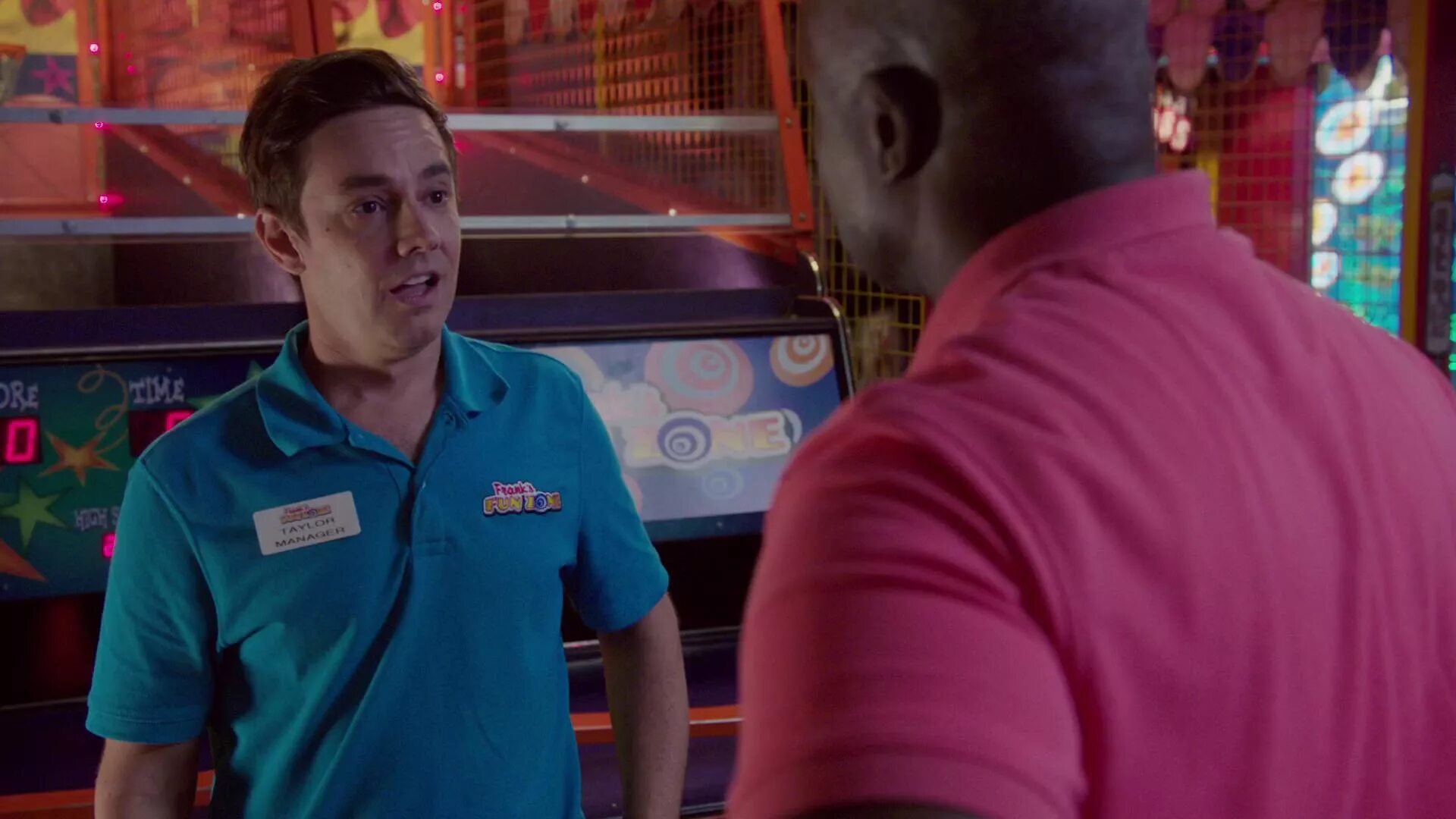 виктор сантьяго бруклин 99. бруклин 9 9 кубик в кубе. бруклин 9 9 кубик в кубе. бруклин 9 9 кубик в кубе. полицейский участок бруклин 99.