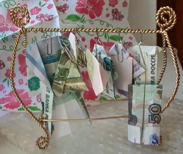 оригинальный подарок деньгами. подарок на свадьбу оригинальный из денег. оригинальный денежный подарок. оригинальный подарок деньгами. необычный подарок деньгами.